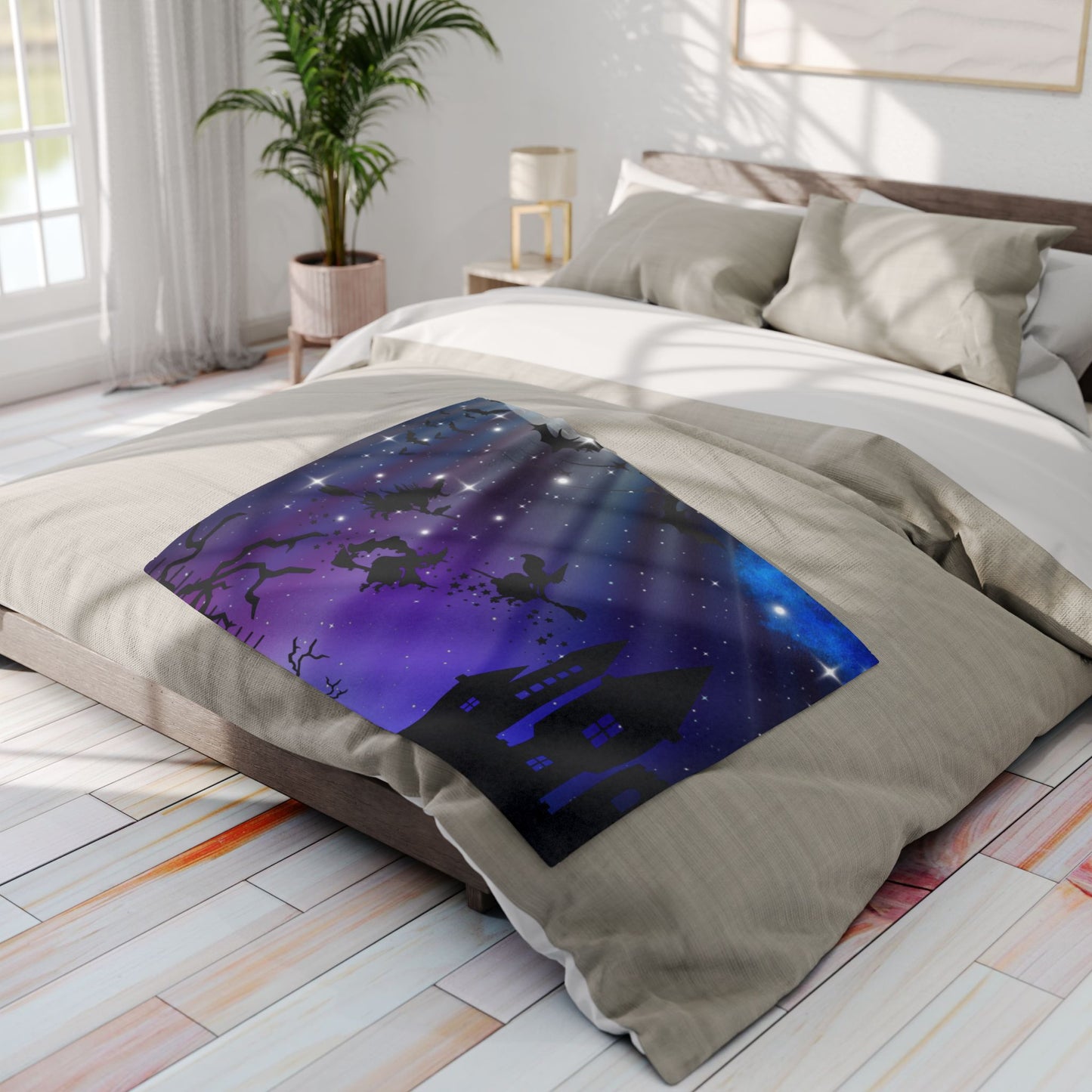 Mystical Halloween Fleece Blanket, Cozy Throw for Spooky Nights, Perfect for Fall, Witch Decor, Gifting for Halloween