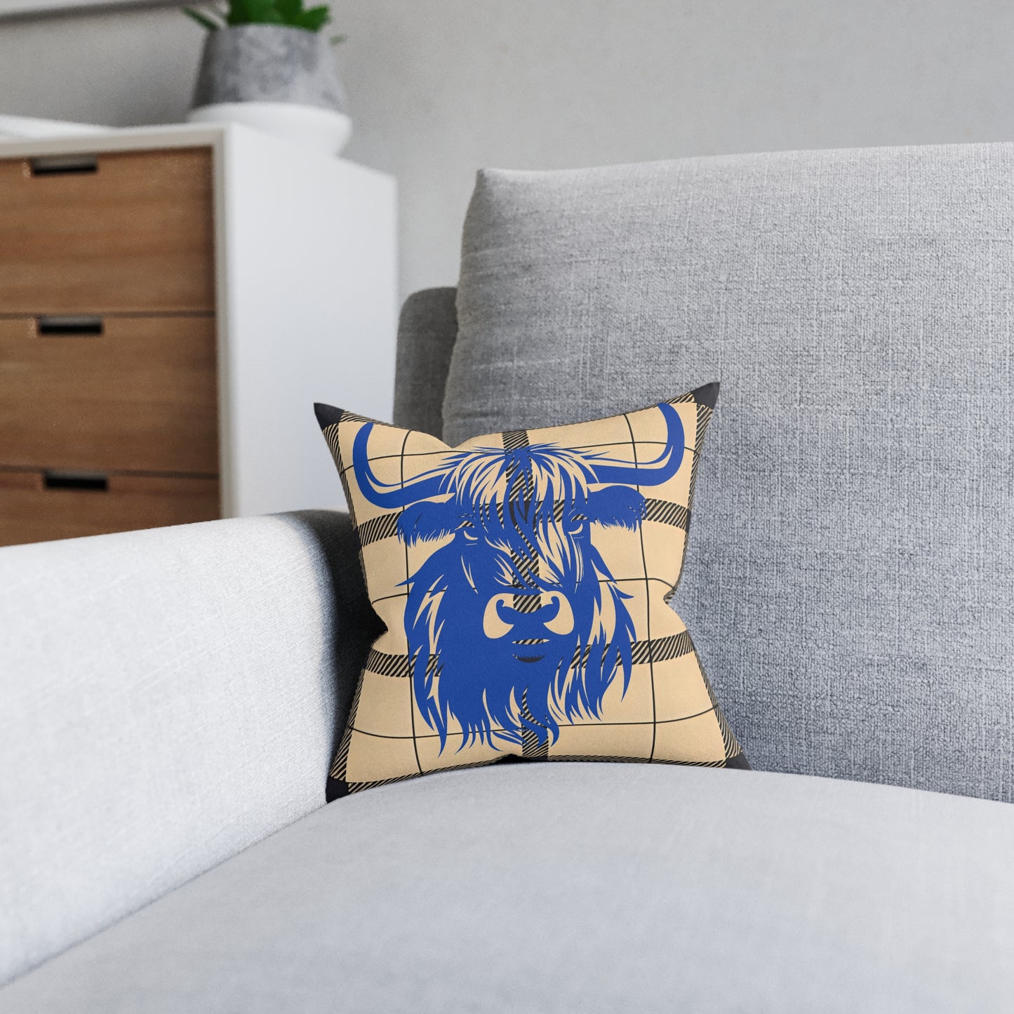 Highland Cow Square Pillow - Cozy Farmhouse Decor, Rustic Home Accessory, Gift for Animal Lovers, Country Living Style